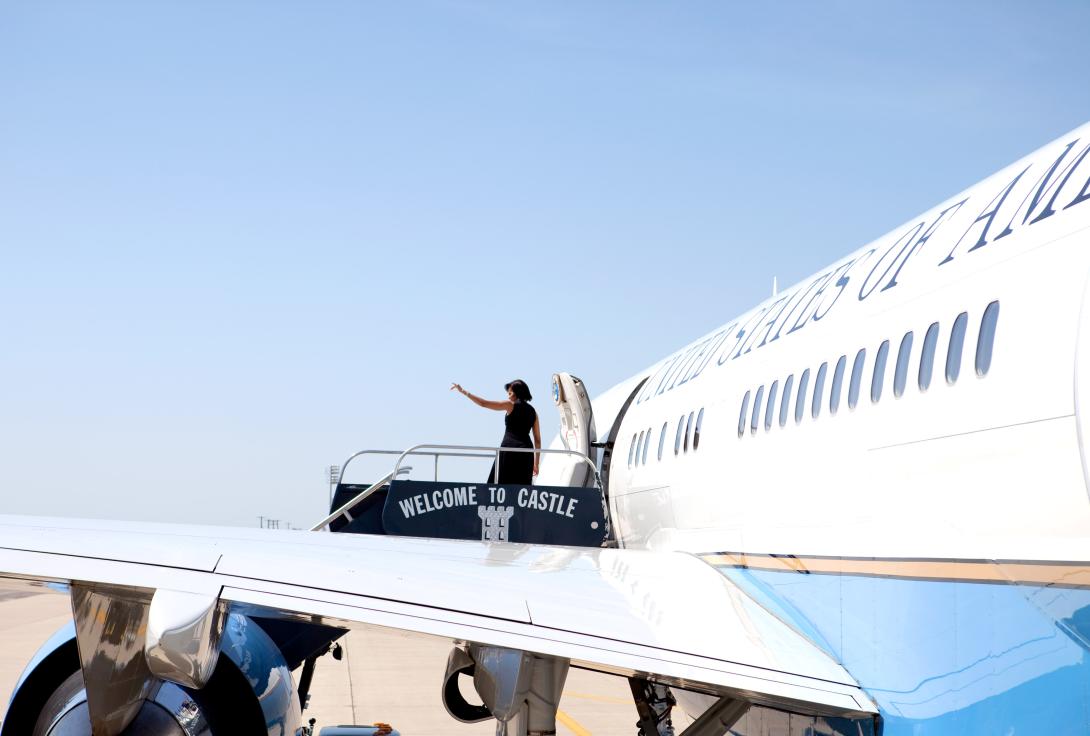 First Lady Michelle Obama waves before heading home after addressing the first four-year graduating class at the University of California, Merced in Merced, California, May 16, 2009.